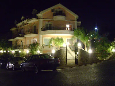 Hellenic Sun Studios & Apartments 阿尔戈斯托利翁